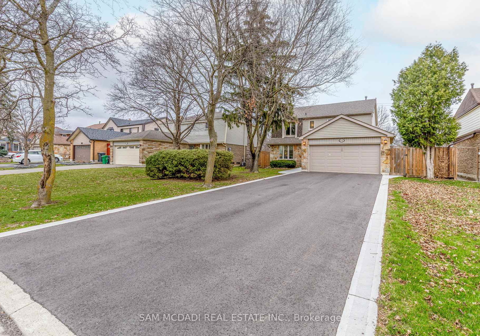 44-madrid-crescent-brampton-ontario-w13194316