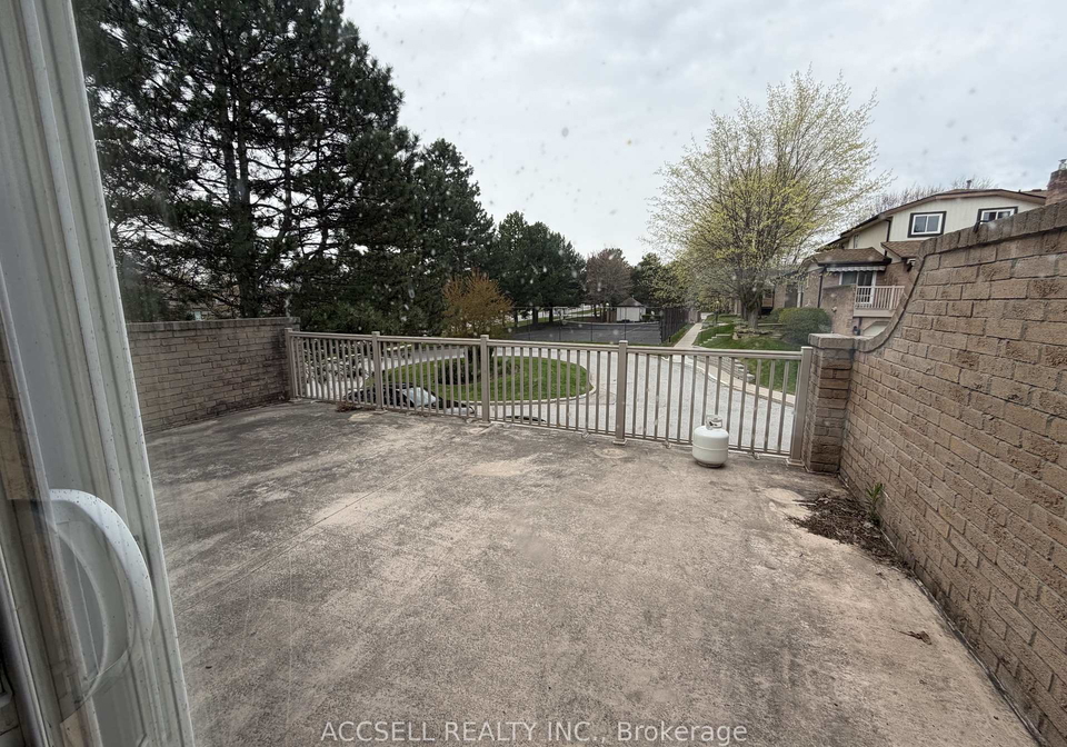 1510-upper-middle-road-burlington-ontario-w13196536