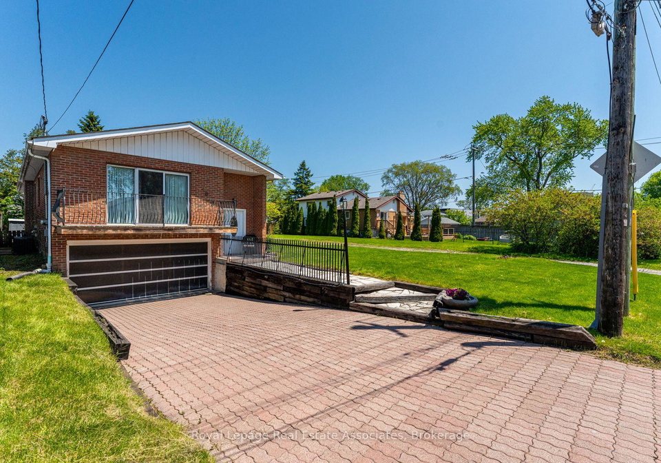 1069-alexandra-avenue-mississauga-ontario-w13196586