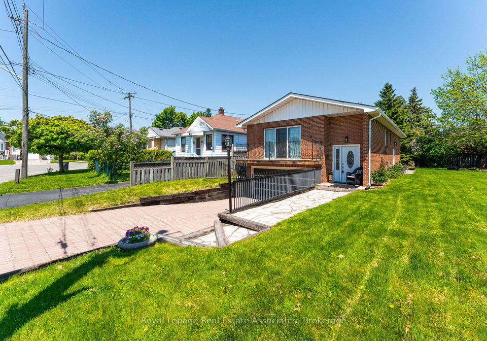 1069-alexandra-avenue-mississauga-ontario-w13196586