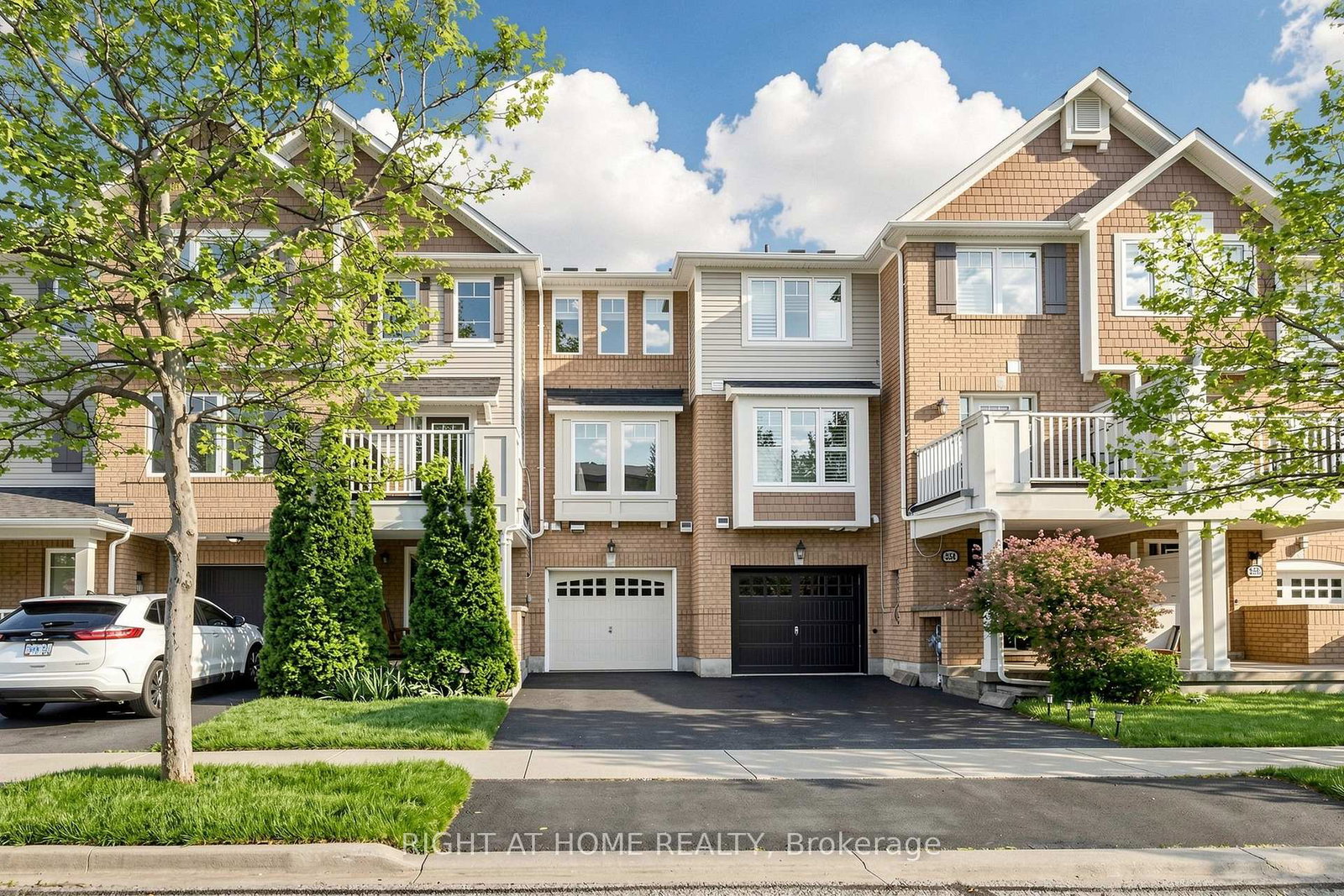 252-wetenhall-landing-milton-ontario-w13196730