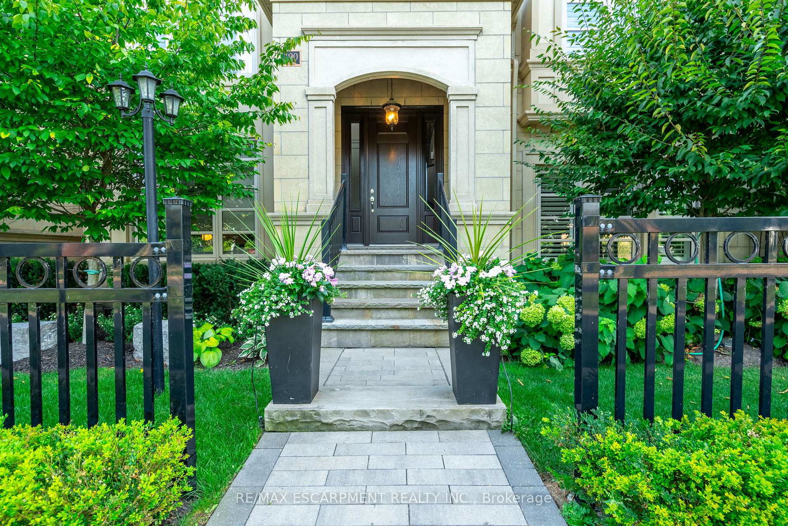 190-dorval-drive-oakville-ontario-w13205896