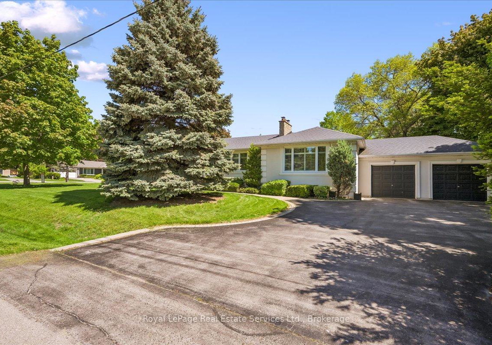 281-pinehurst-drive-oakville-ontario-w13206056