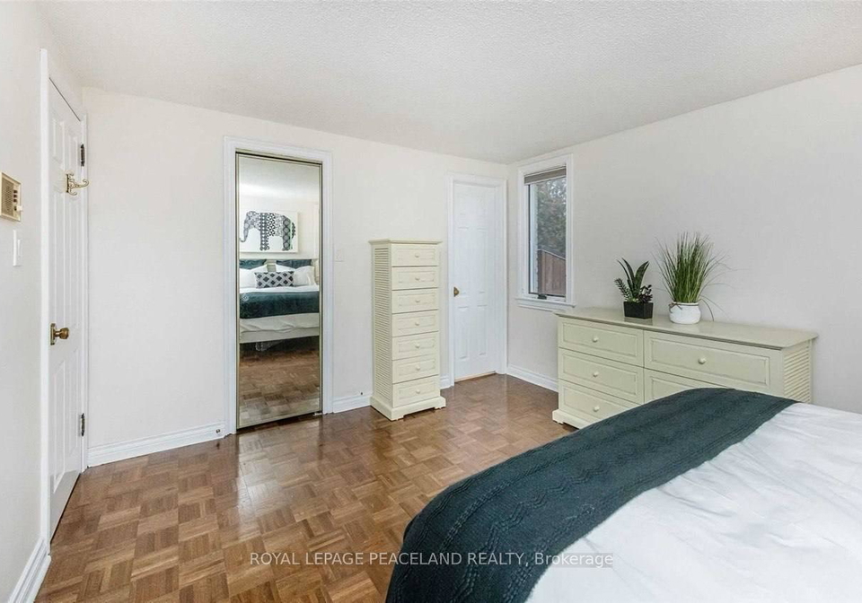 4239-white-spruce-court-mississauga-ontario-w13206434
