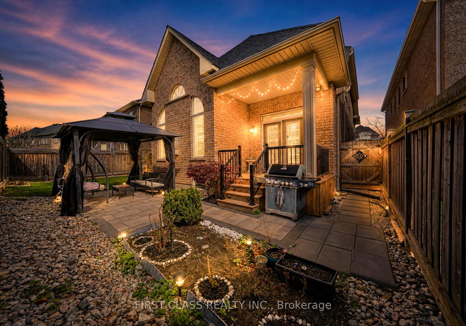 549-daniel-clarke-way-oakville-ontario-w13206478