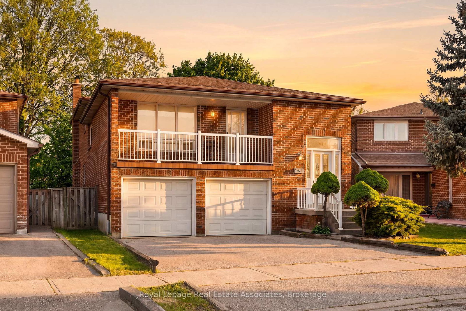 4084-longo-circle-mississauga-ontario-w13206544