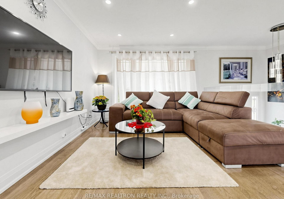 56-candlewood-crescent-york-ontario-w13207164