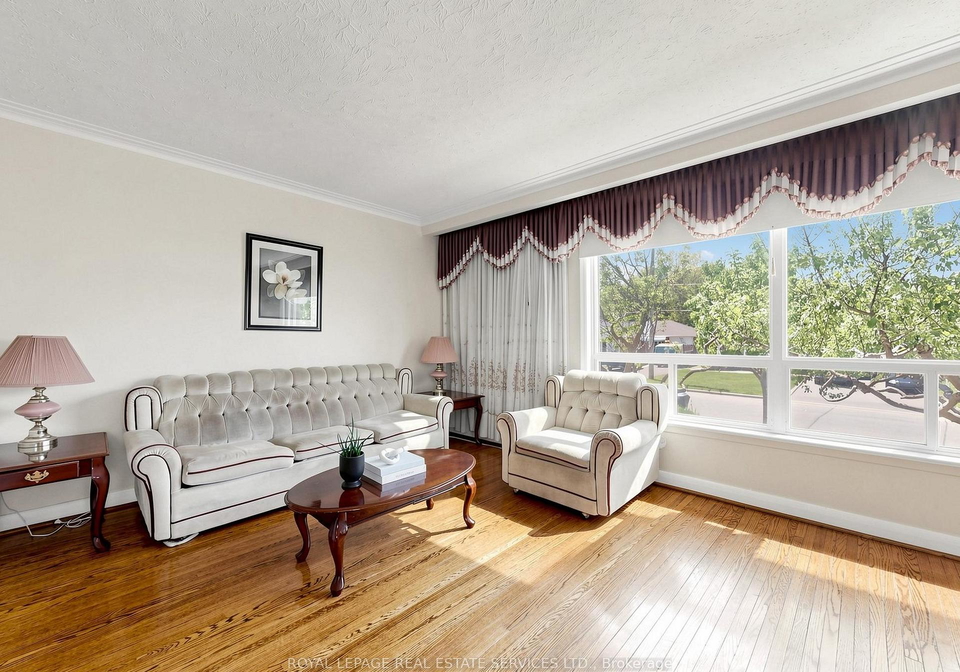 86-whitburn-crescent-york-ontario-w13207336