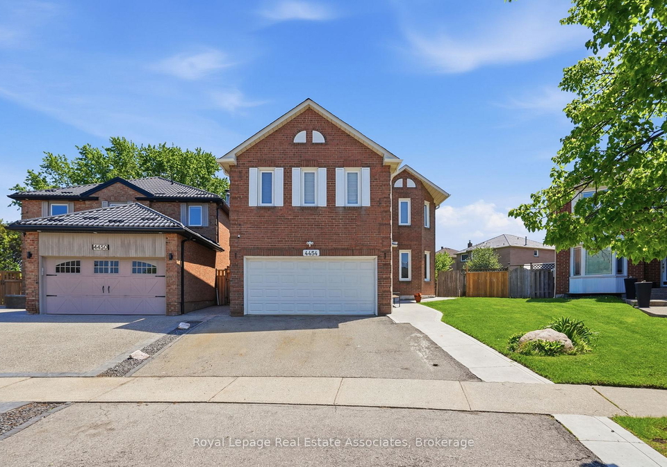 4454-mayflower-drive-mississauga-ontario-w13207378