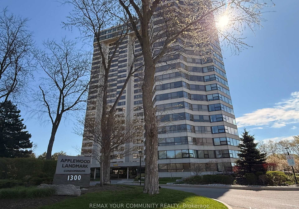 1300-bloor-street-mississauga-ontario-w13207792
