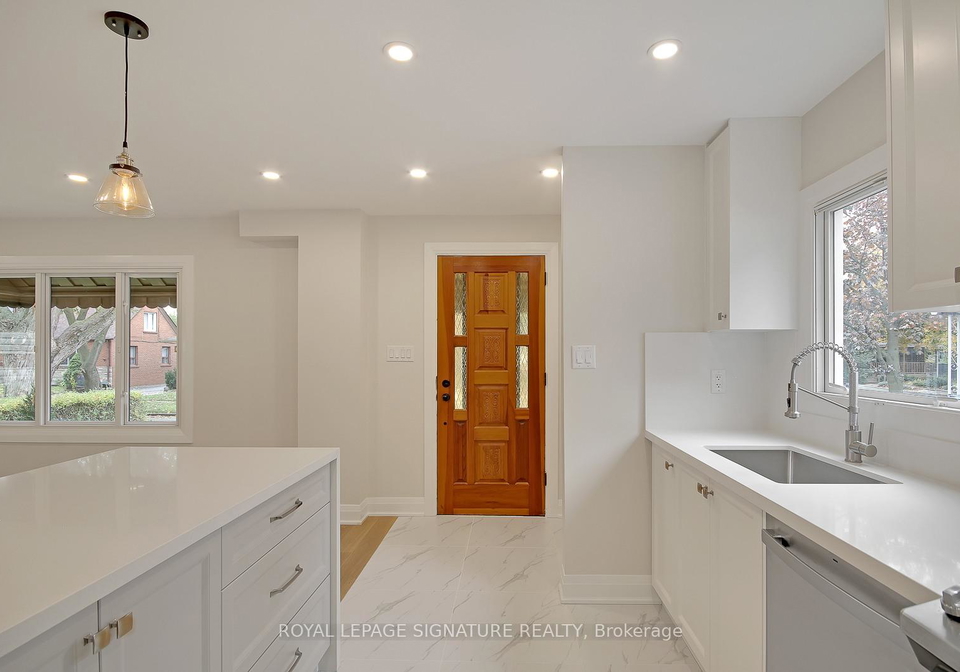 17-uno-drive-etobicoke-ontario-w13208006