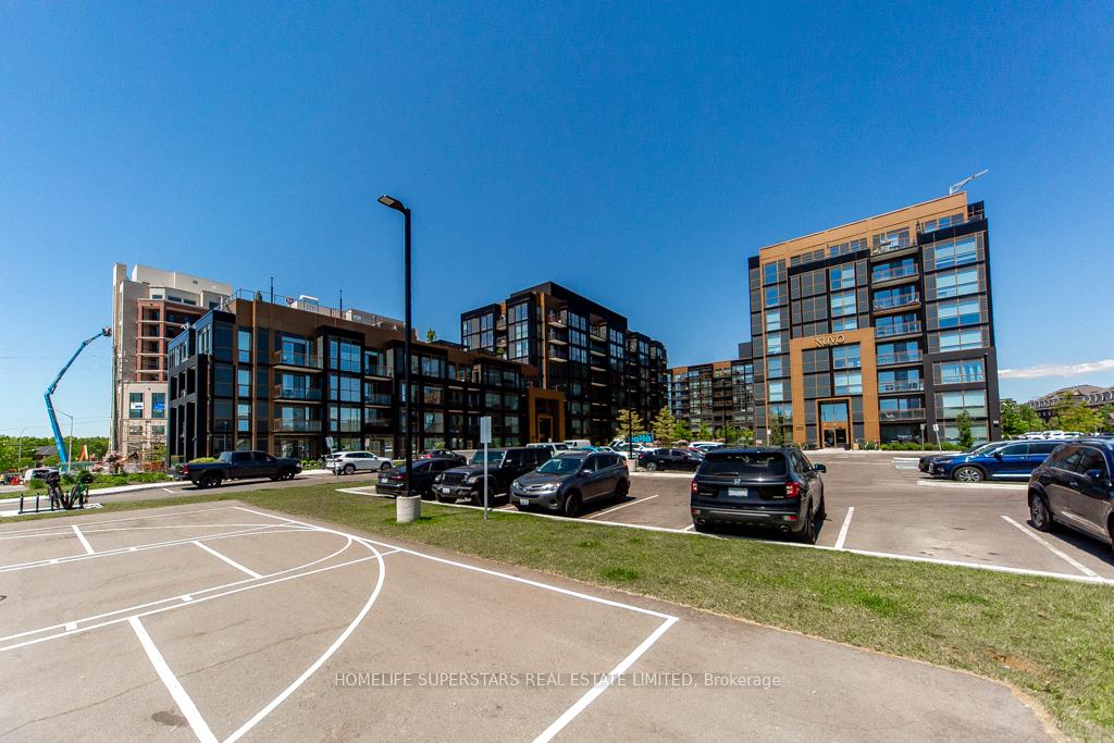 2343-khalsa-gate-oakville-ontario-w13208014