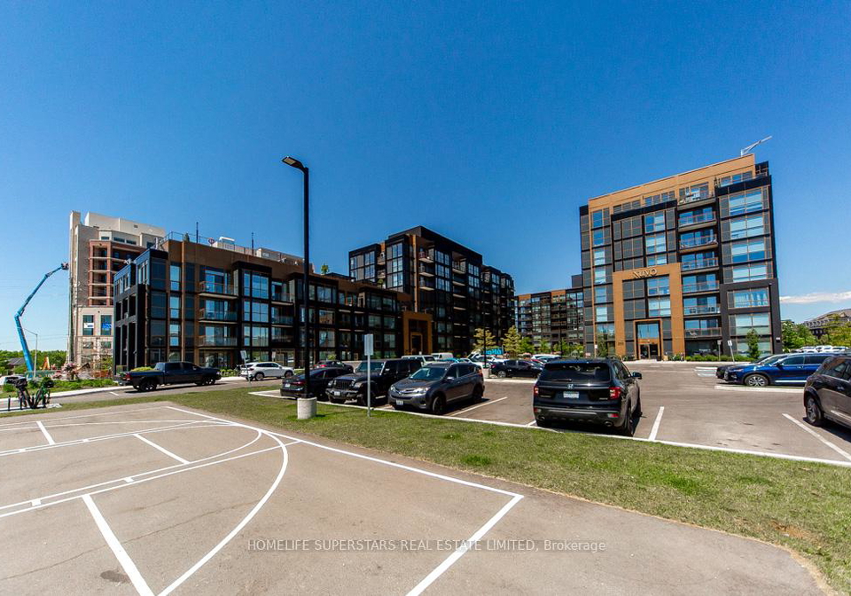 2343-khalsa-gate-oakville-ontario-w13208014