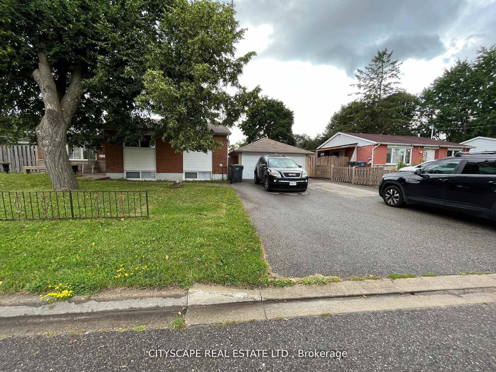 2-leslie-street-brampton-ontario-w13208112