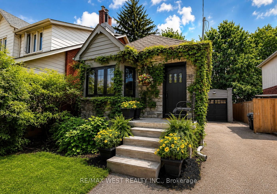 12-brentwood-road-s-etobicoke-ontario-w13208198