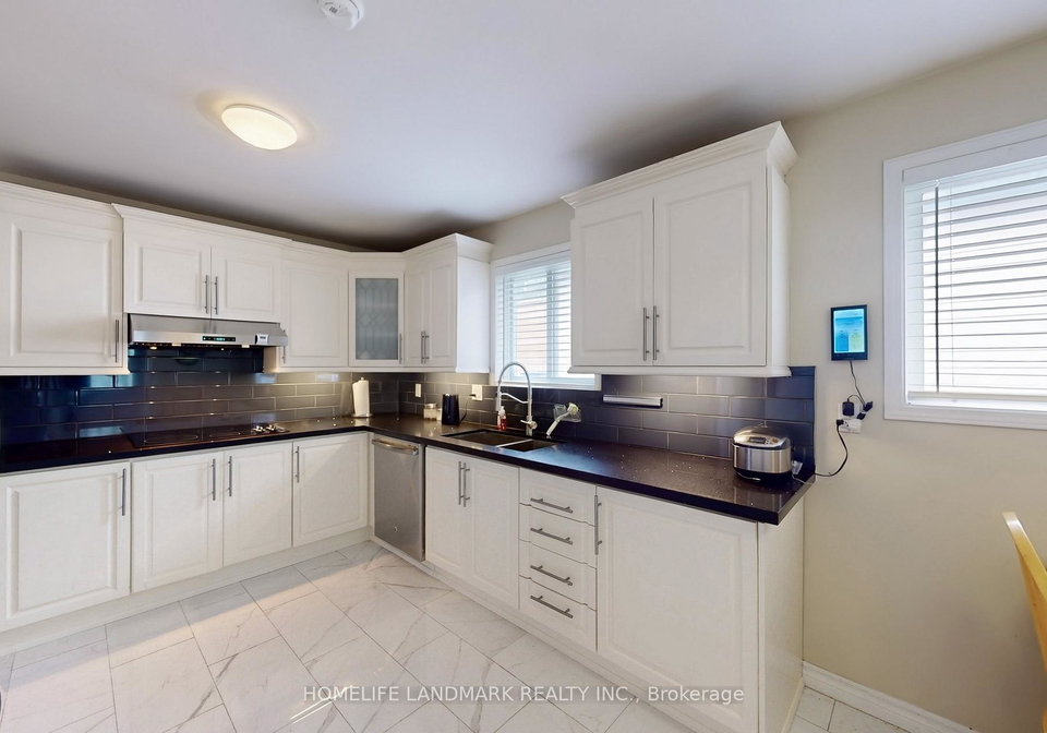 2603-bromsgrove-road-n-mississauga-ontario-w13208424