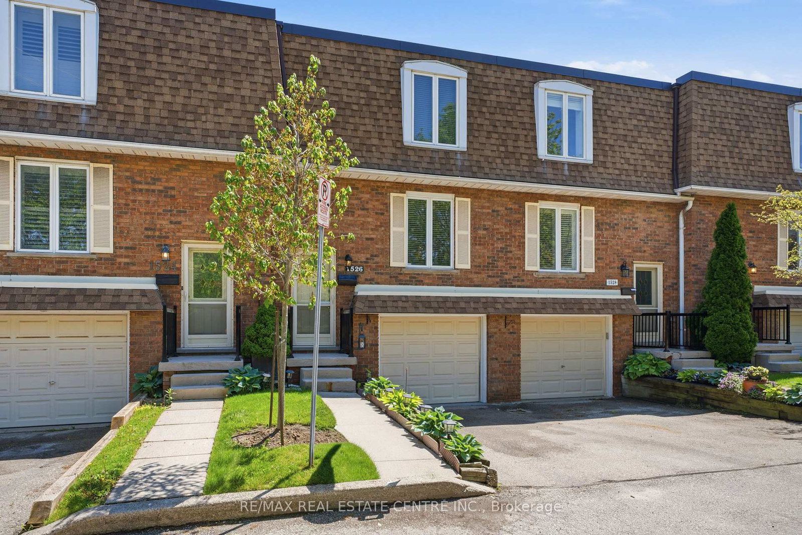 westminster-manor-burlington-ontario-w13208842