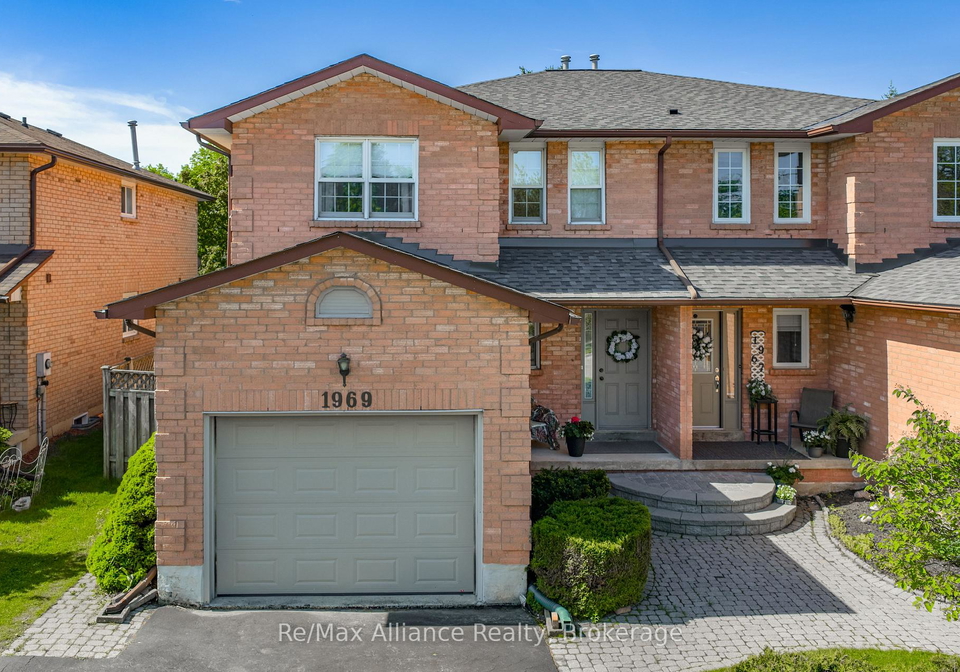 1969-glenada-crescent-oakville-ontario-w13208910