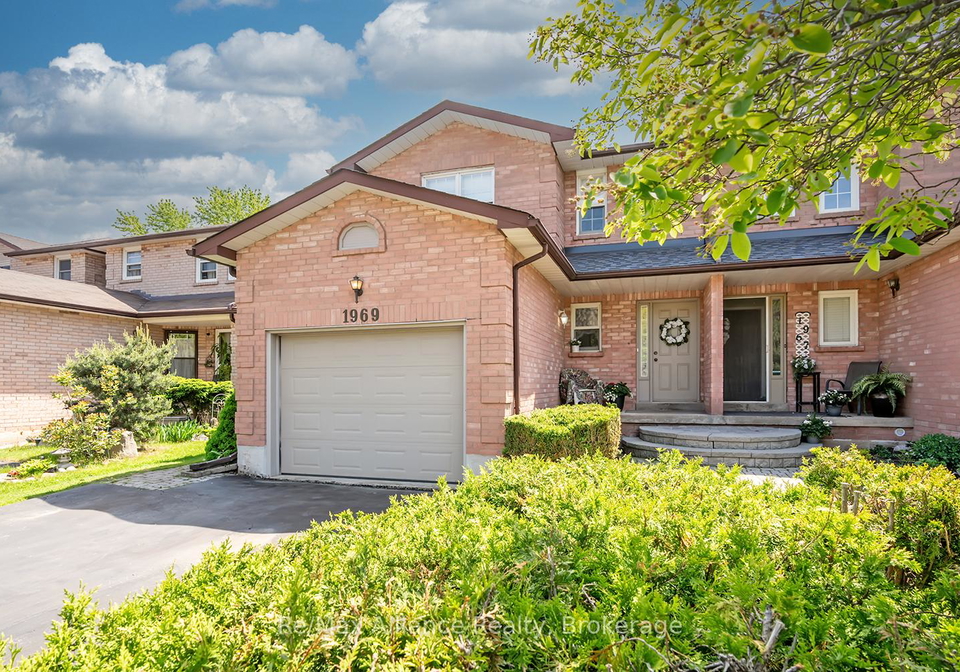 1969-glenada-crescent-oakville-ontario-w13208910