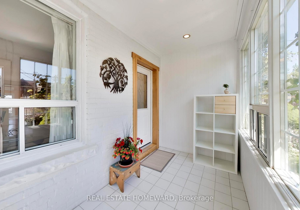 18-britannia-avenue-s-toronto-ontario-w13208950