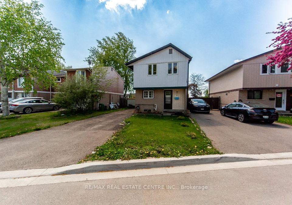 12-greenhills-square-brampton-ontario-w13209164