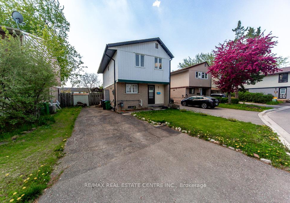 12-greenhills-square-brampton-ontario-w13209164