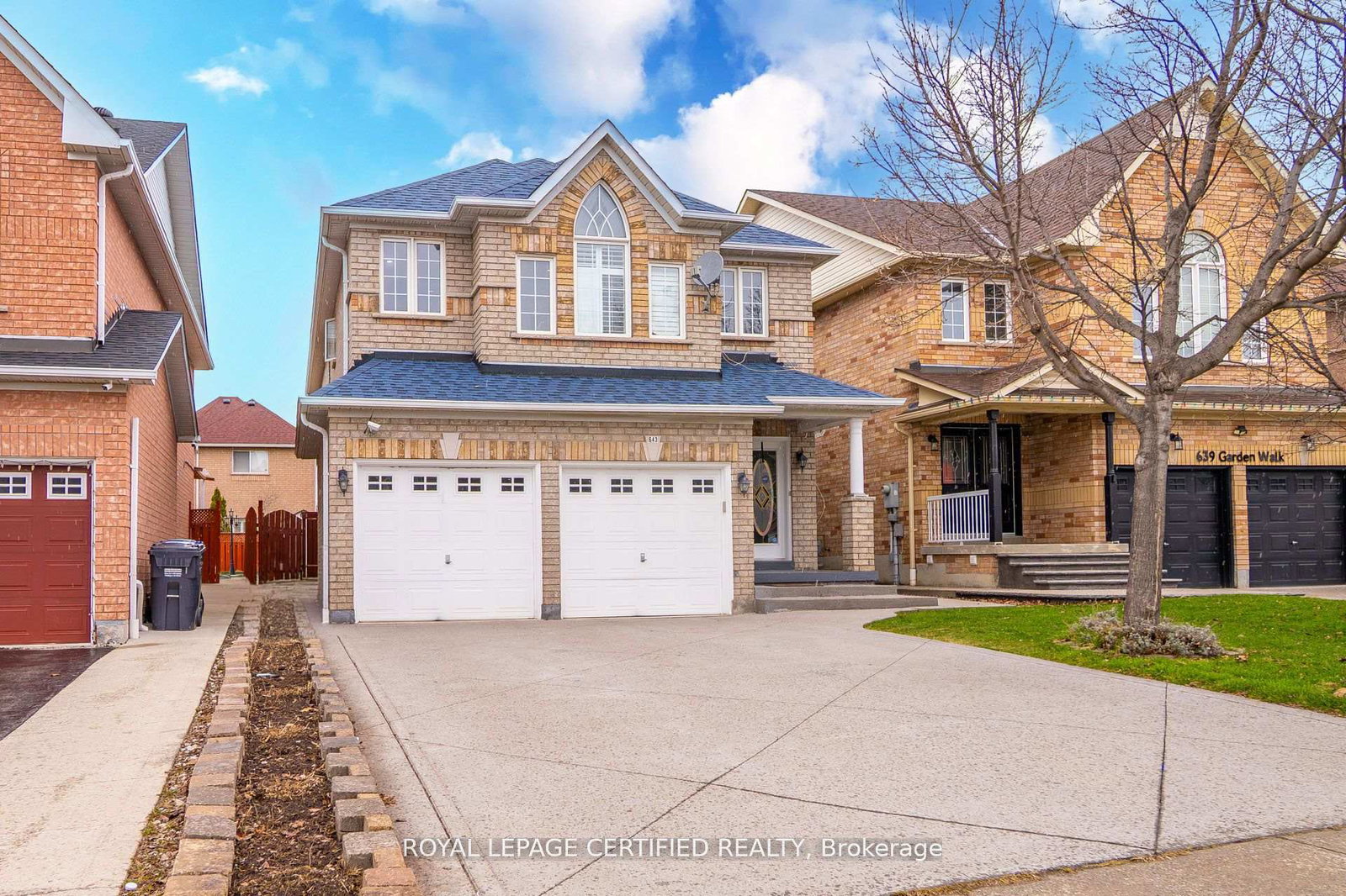 643-garden-walk-mississauga-ontario-w13209536