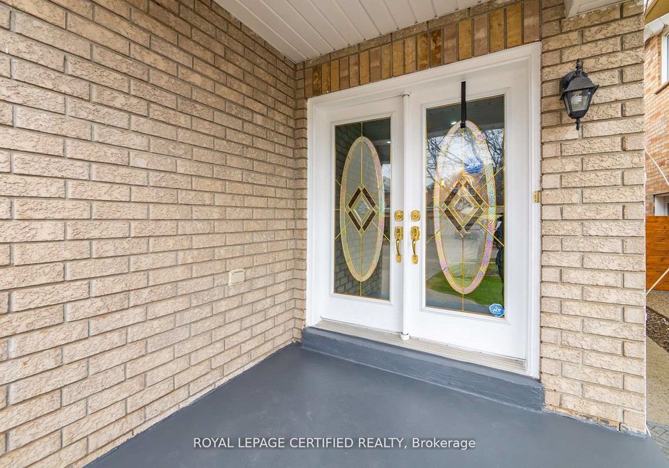 643-garden-walk-mississauga-ontario-w13209536
