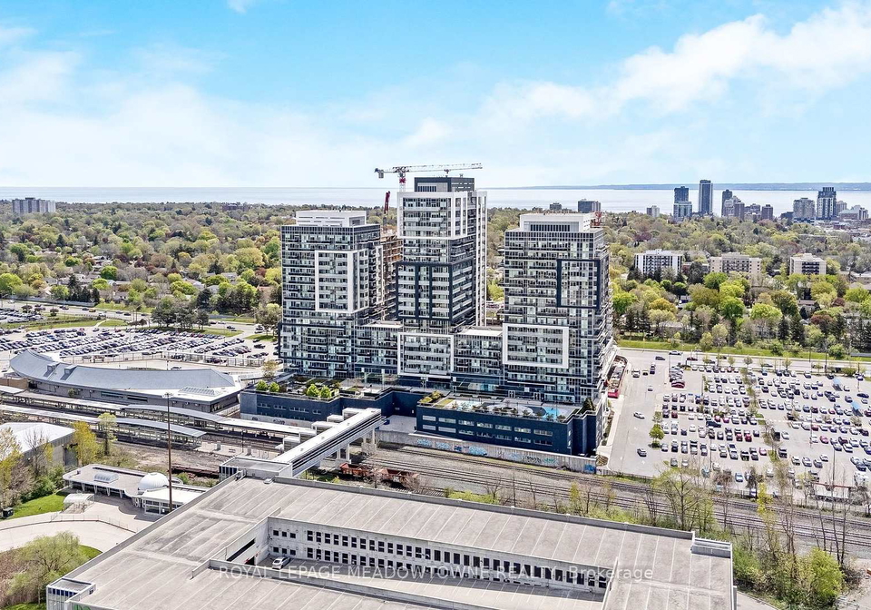 2093-fairview-street-burlington-ontario-w13209594