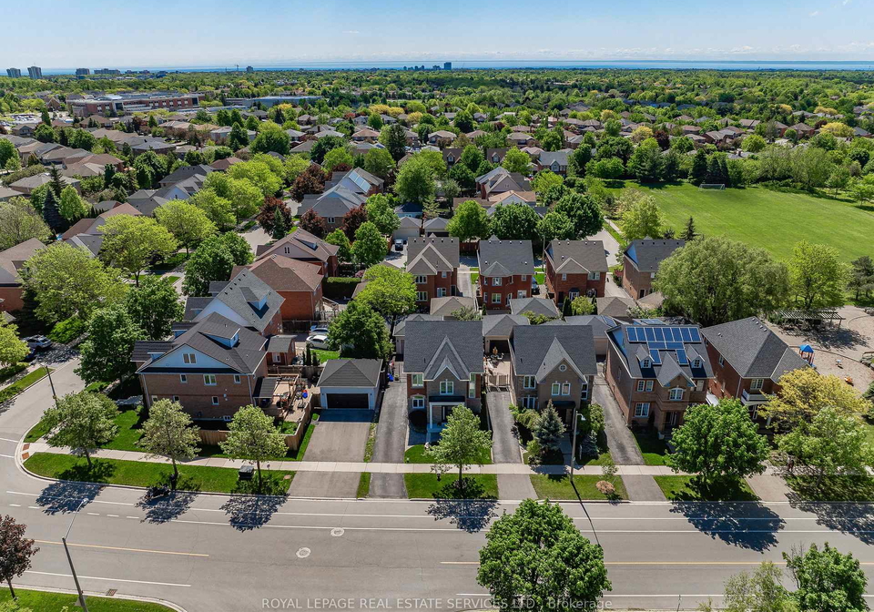 172-river-glen-boulevard-oakville-ontario-w13210072