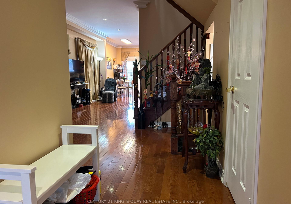 558-lumberton-crescent-mississauga-ontario-w13210080