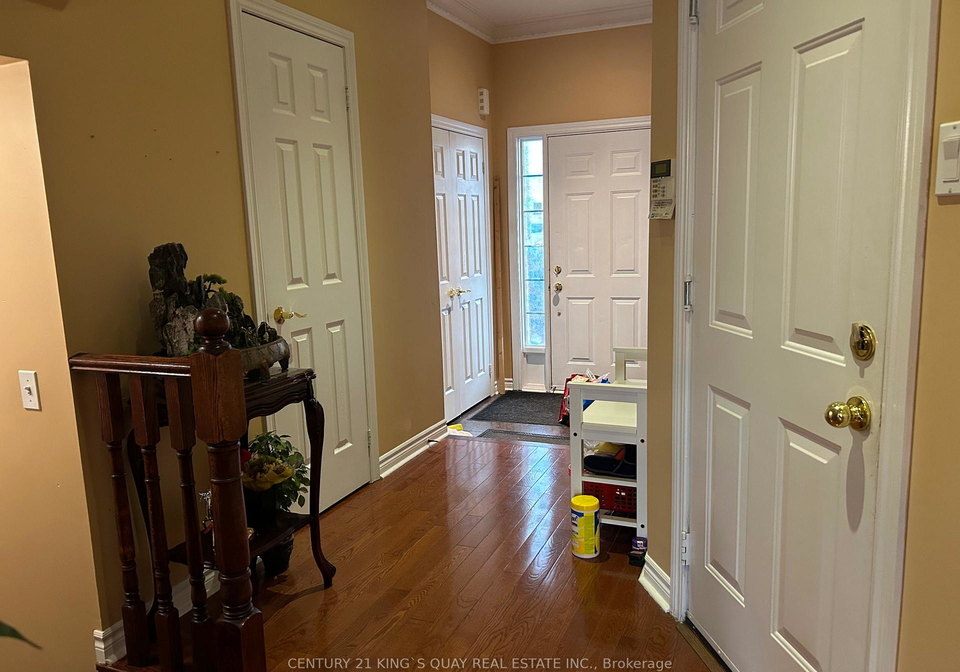 558-lumberton-crescent-mississauga-ontario-w13210080