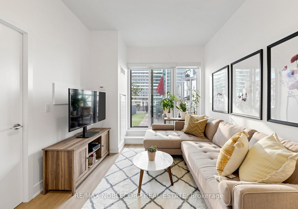 20-shore-breeze-drive-etobicoke-ontario-w13210392