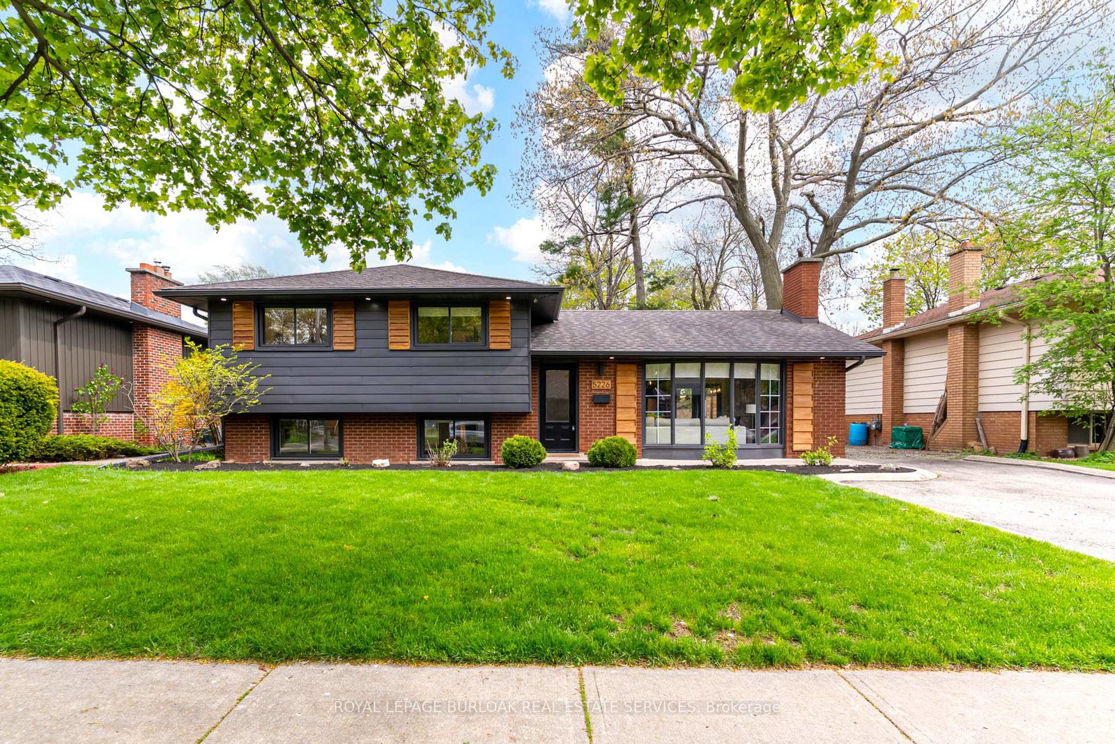 5226-spruce-avenue-burlington-ontario-w13210754