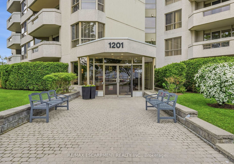 1201-north-shore-boulevard-e-burlington-ontario-w13211138