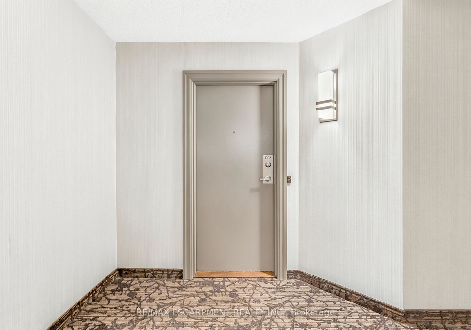 1201-north-shore-boulevard-e-burlington-ontario-w13211138