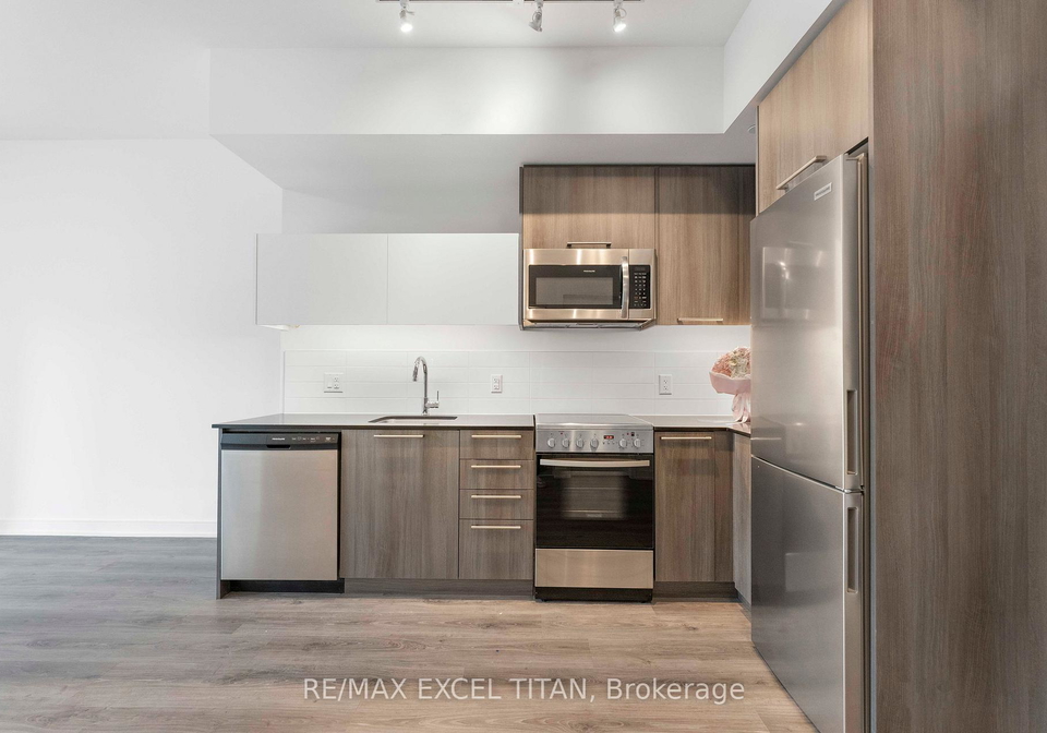 25-neighbourhood-lane-etobicoke-ontario-w13211536
