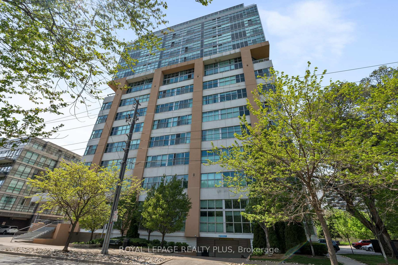2-fieldway-road-etobicoke-ontario-w13211804