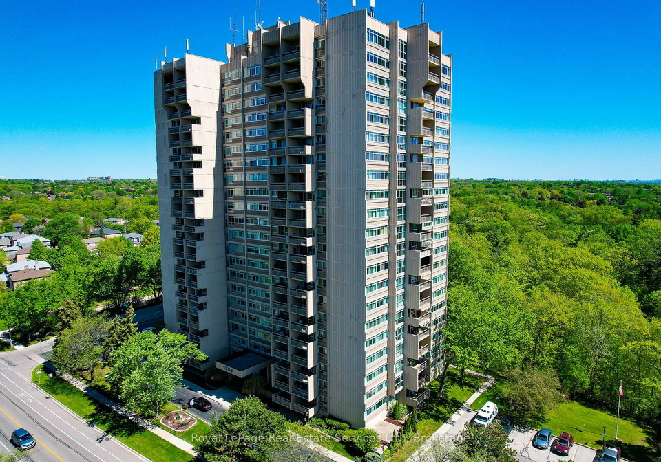 1359-white-oaks-boulevard-oakville-ontario-w13211910