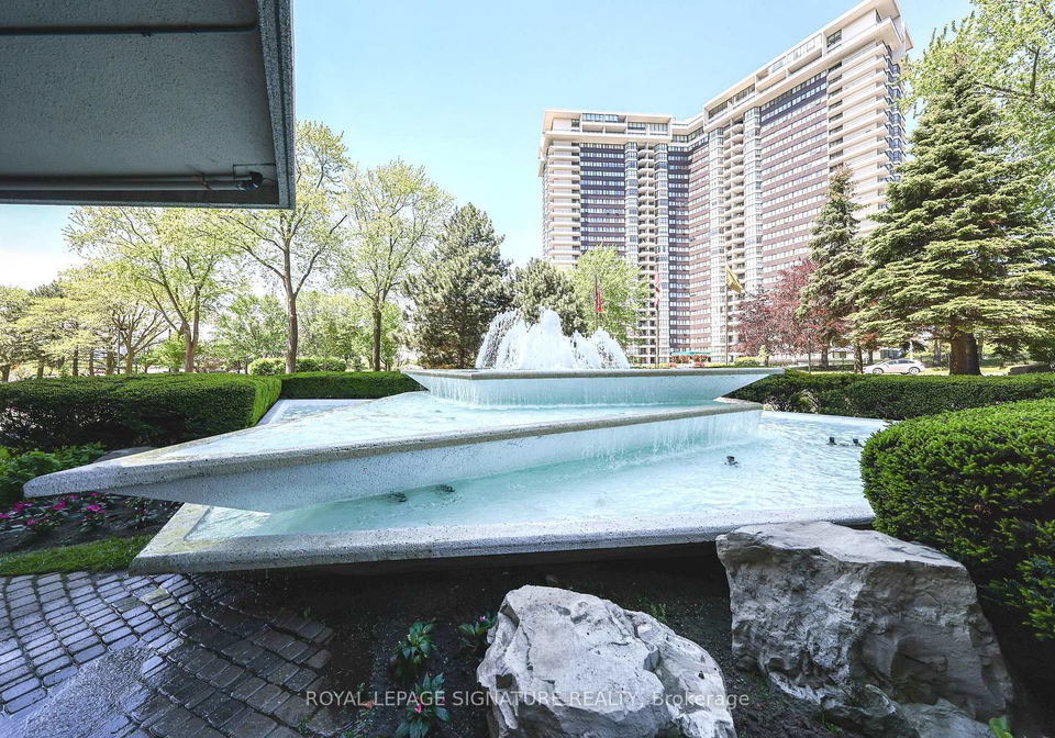 1300-bloor-street-mississauga-ontario-w13212204