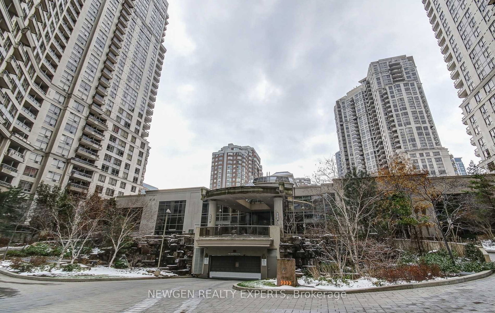 3880-duke-of-york-boulevard-mississauga-ontario-w13212538