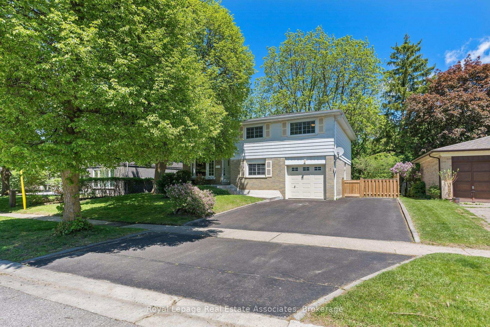 17-metcalfe-court-halton-hills-ontario-w13212712