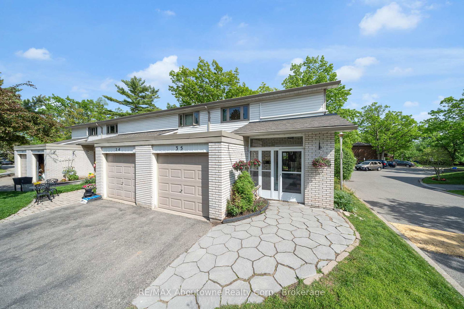 1270-gainsborough-drive-oakville-ontario-w13212796