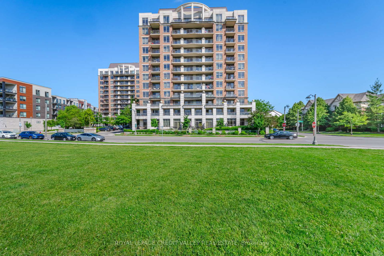 2379-central-park-drive-oakville-ontario-w13213398
