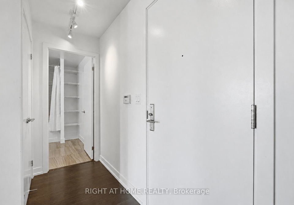 5101-dundas-street-w-etobicoke-ontario-w13213428