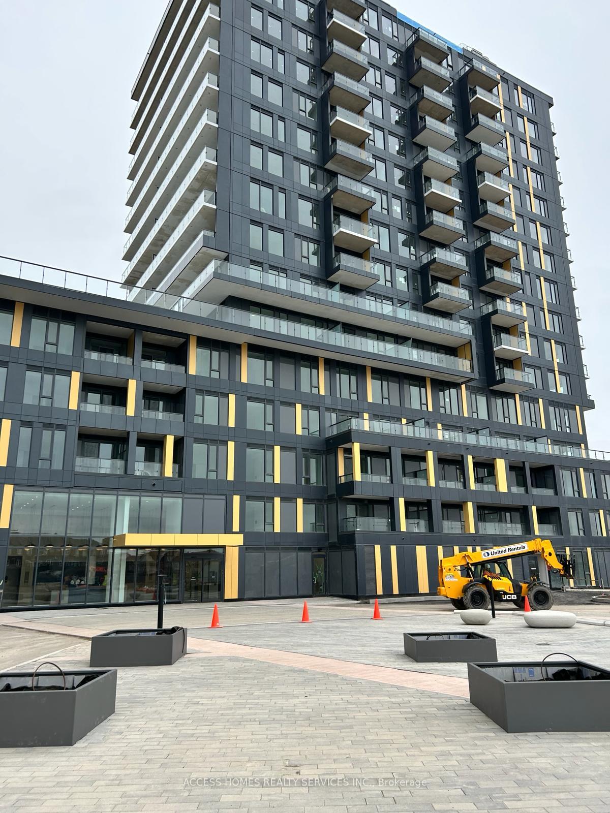 4878-powers-common-burlington-ontario-w13213470