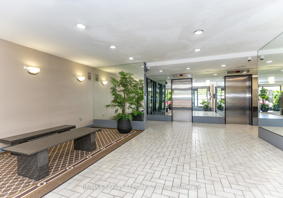 2825-islington-avenue-york-ontario-w13213554