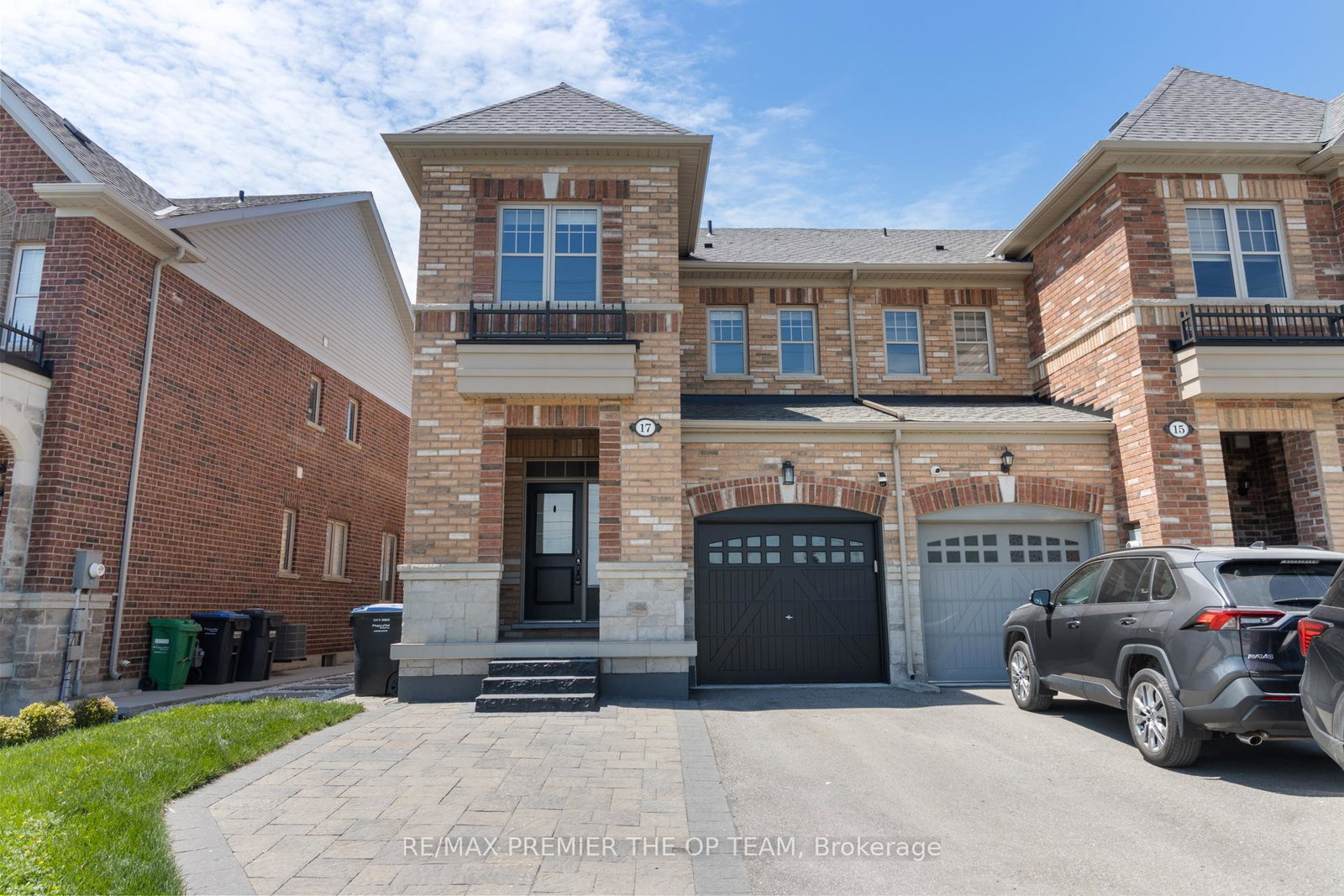 17-true-blue-crescent-caledon-ontario-w13214688