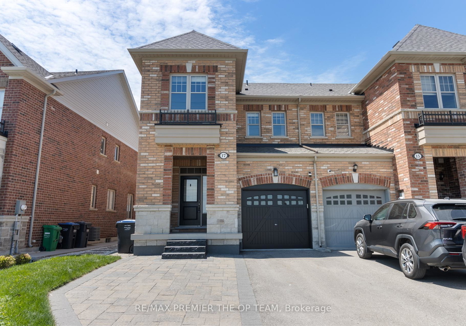 17-true-blue-crescent-caledon-ontario-w13214688