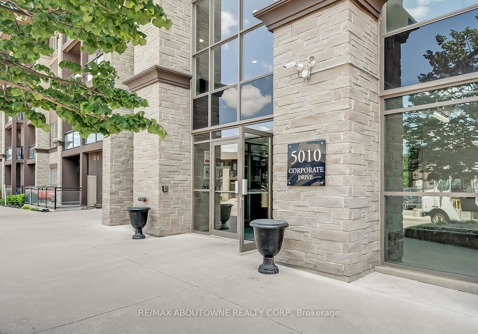 5010-corporate-drive-burlington-ontario-w13214818